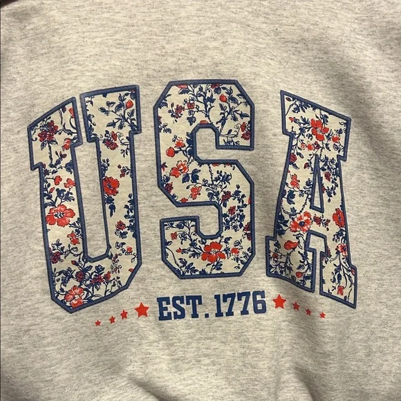 Oversized Woman’s USA Graphic Crewneck - Picture 3 of 3